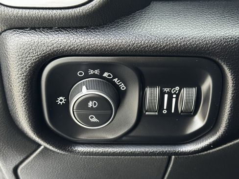 Used 2025 RAM 2500 Laramie image 26