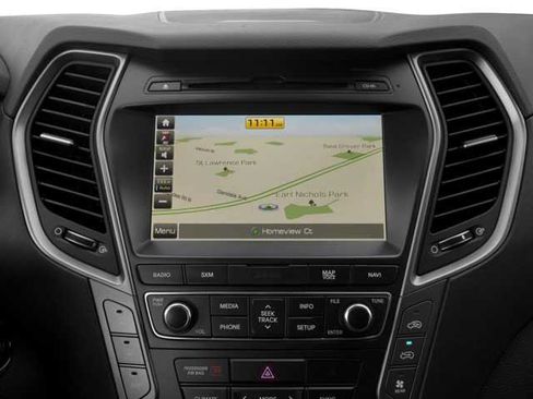 Used 2017 Hyundai Santa Fe SE image 12