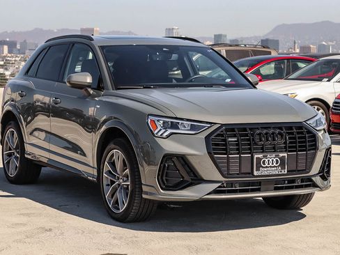 Used 2025 Audi Q3 2.0T Premium w/ Convenience Package AWD/4WD image 3