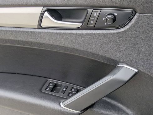 Used 2020 Volkswagen Passat 2.0T SE w/ Sunroof Package image 23