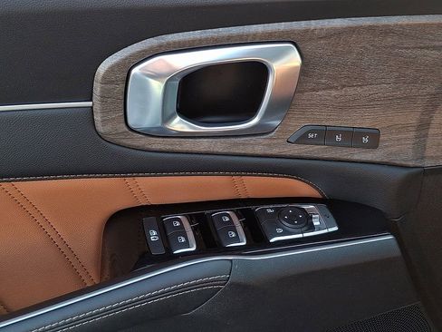 Certified 2023 Kia Sorento SX Prestige image 11