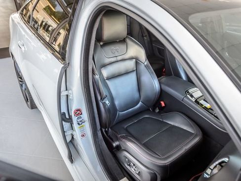 Used 2016 Jaguar XJ image 45