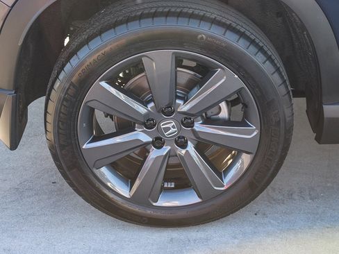 Certified 2023 Honda Pilot Sport image 12