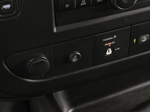 Used 2022 GMC Savana 3500 Extended w/ Driver Convenience Package image 30