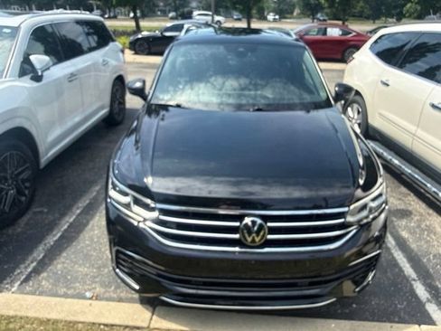 Used 2022 Volkswagen Tiguan SEL R-Line AWD/4WD image 10