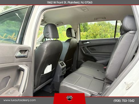 Used 2018 Volkswagen Tiguan SE w/ 3rd Row Seat Package AWD/4WD image 34
