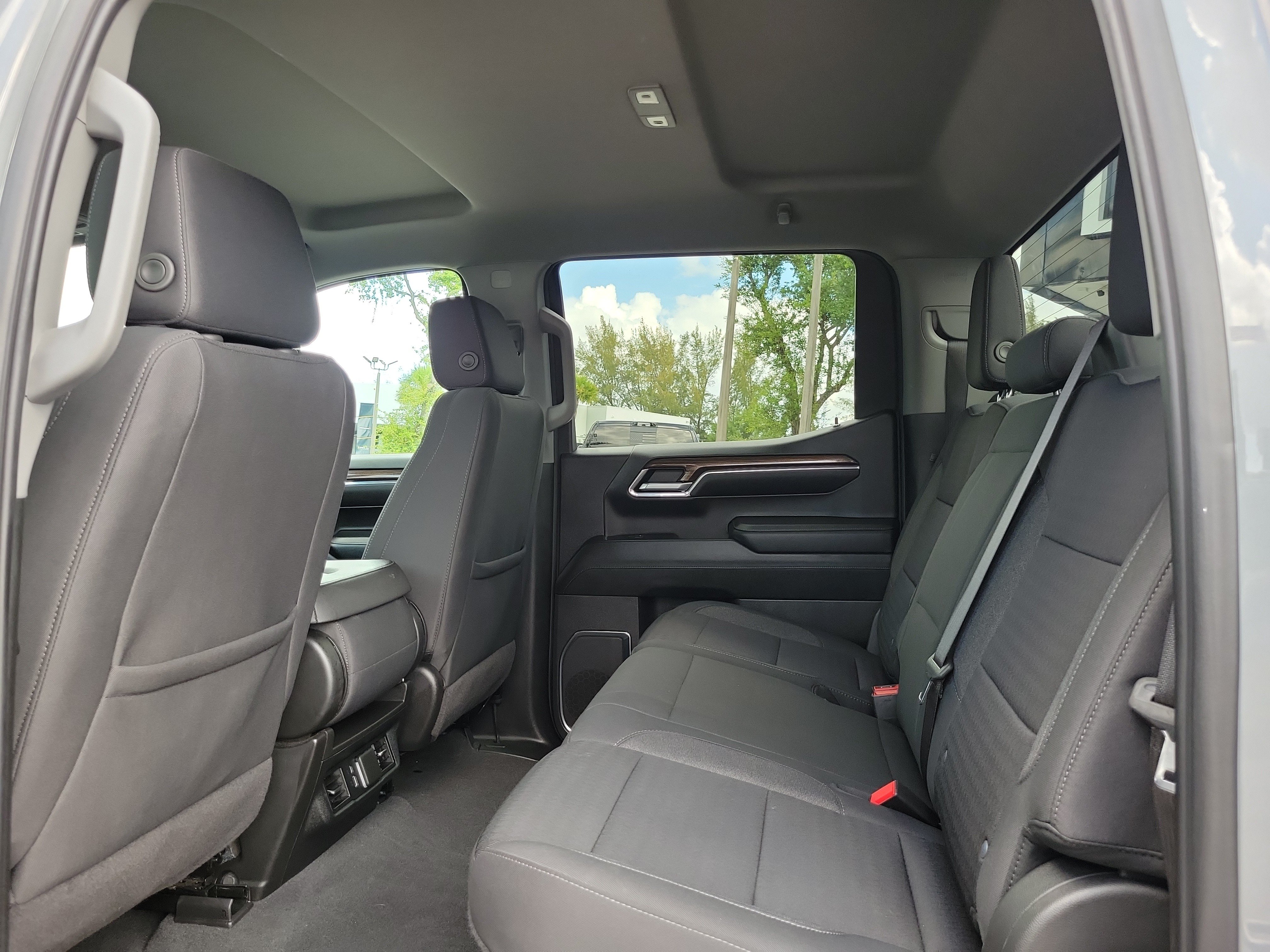 Used 2024 Chevrolet Silverado 1500 LT RWD image 14