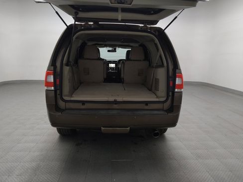 Used 2016 Lincoln Navigator Select image 29