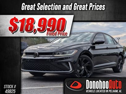 Used 2025 Volkswagen Jetta SE w/ Sunroof Package