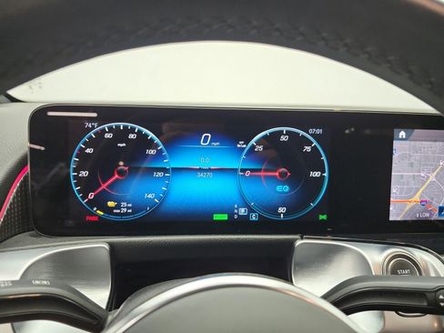 Used 2023 Mercedes-Benz EQB 300 4MATIC image 11