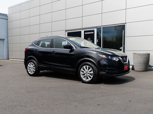 Used 2020 Nissan Rogue Sport SV image 28