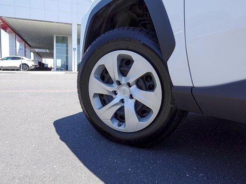Certified 2021 Toyota RAV4 LE w/ Carpet Mat Package (TMS) AWD/4WD image 9