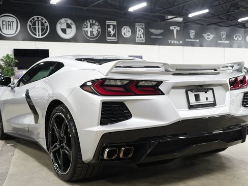 Used 2020 Chevrolet Corvette Stingray Coupe w/ Z51 Performance Package RWD image 3