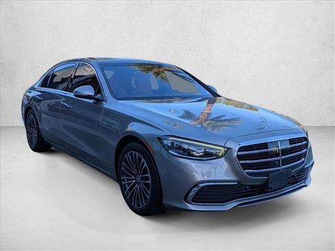 Used 2022 Mercedes-Benz S 500 4MATIC image 3