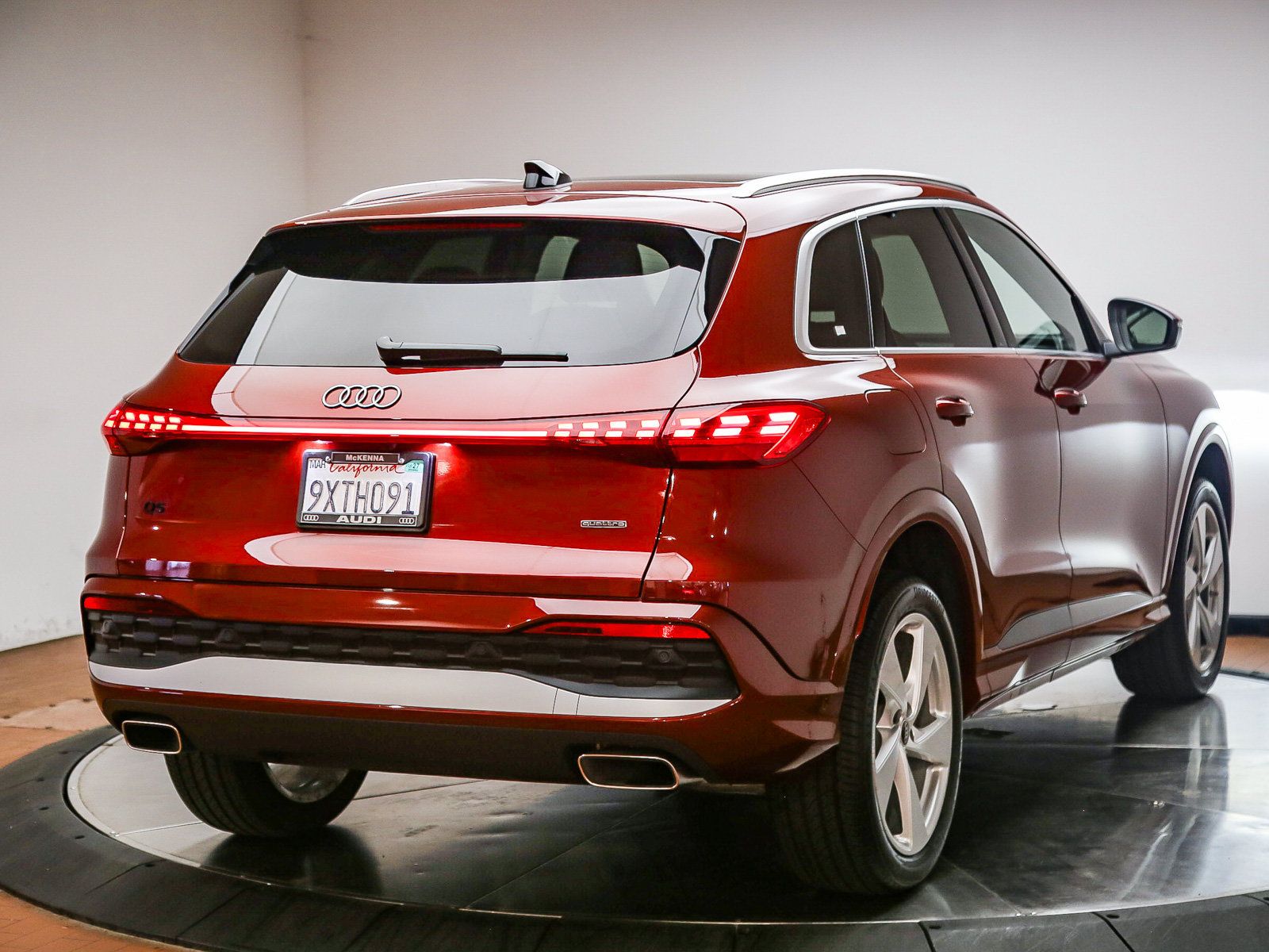 Certified 2025 Audi Q5 Premium Plus AWD/4WD image 5