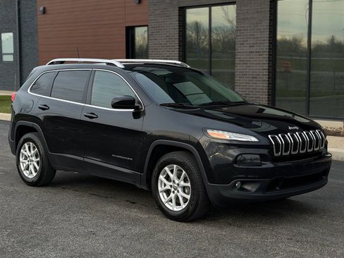 Used 2016 Jeep Cherokee Latitude w/ Cold Weather Group image 1
