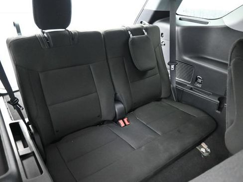 Used 2023 Ford Explorer XLT AWD/4WD image 9
