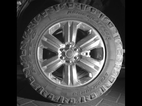 Used 2018 Ford F150 King Ranch w/ Equipment Group 601A Luxury AWD/4WD image 9