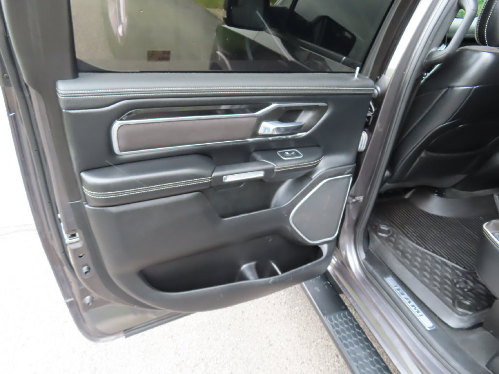 Used 2021 RAM 1500 Laramie AWD/4WD image 32