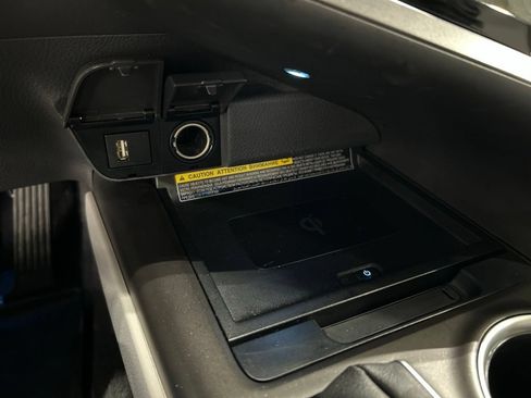 Used 2021 Toyota Camry XLE w/ Navigation Package FWD image 23