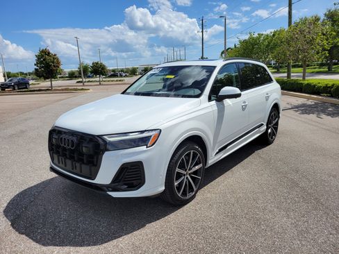 Certified 2025 Audi Q7 2.0T Premium Plus w/ Premium Plus Package AWD/4WD image 8