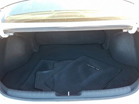 Certified 2025 Hyundai Elantra Sport image 29