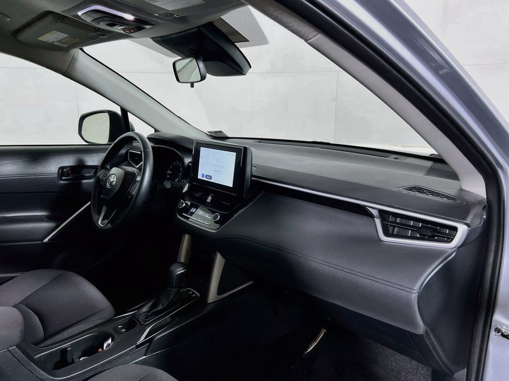 Certified 2025 Toyota Corolla Cross LE FWD image 25