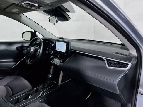 Certified 2025 Toyota Corolla Cross LE FWD image 25