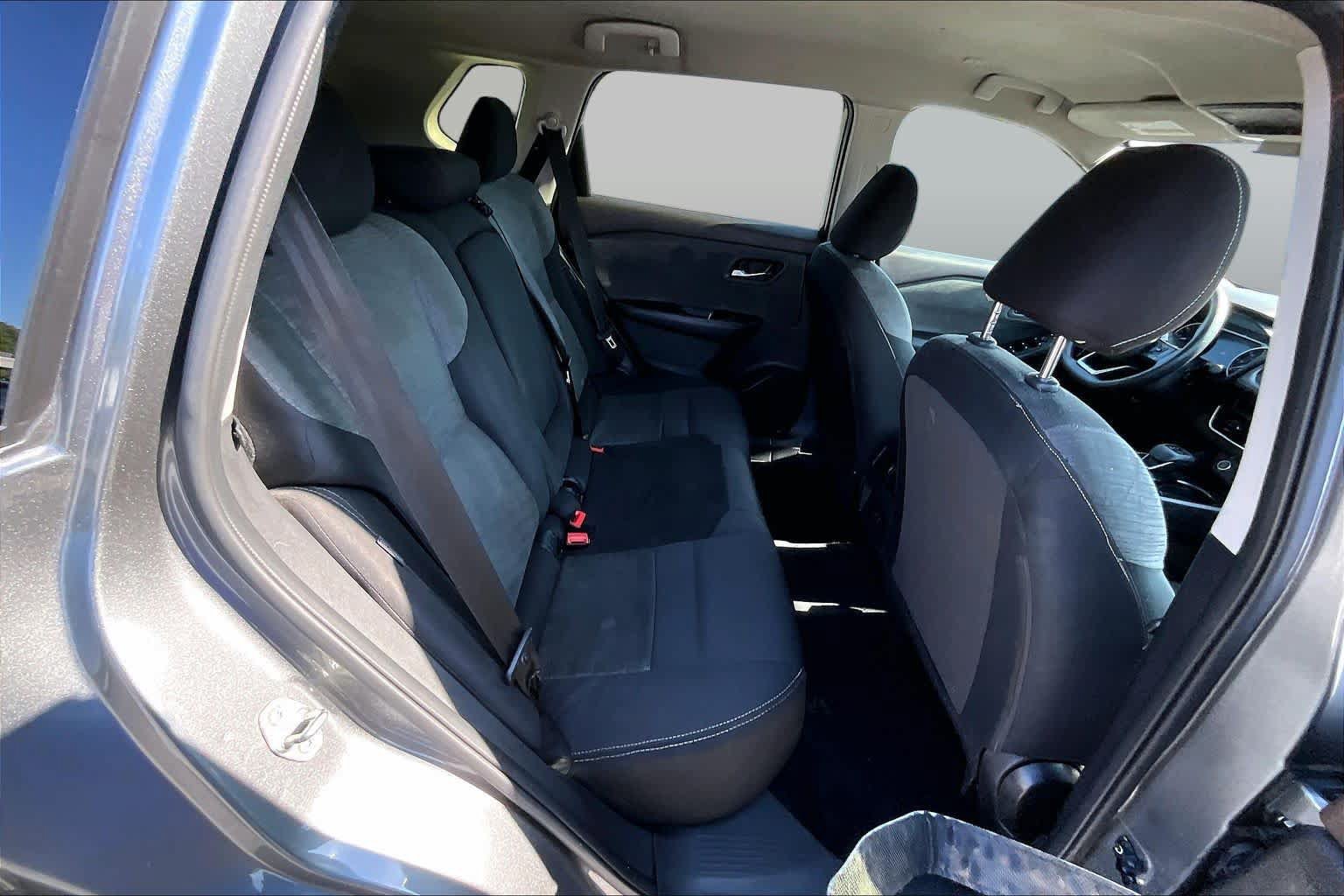 Used 2023 Nissan Rogue SV FWD image 17