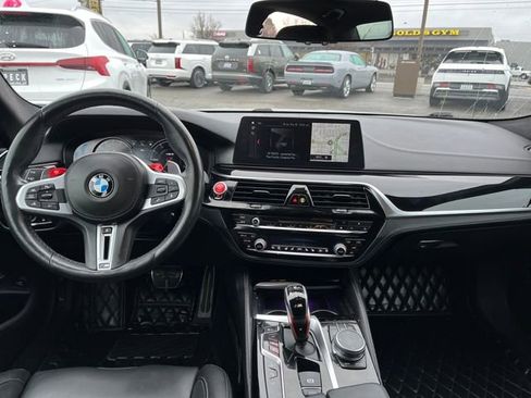 Used 2018 BMW M5 image 22