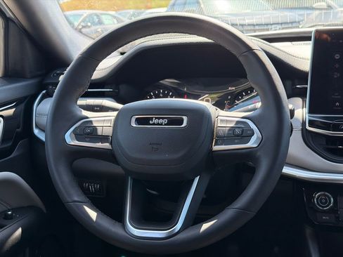 Used 2025 Jeep Compass Limited AWD/4WD image 24