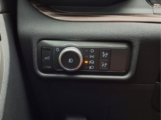 Used 2020 Ford Explorer Limited AWD/4WD image 13