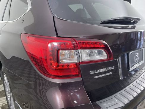 Used 2017 Subaru Outback 2.5i Touring w/ Popular Package #5A AWD/4WD image 34