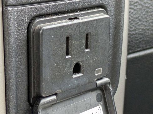 Used 2018 RAM 1500 Outdoorsman image 22