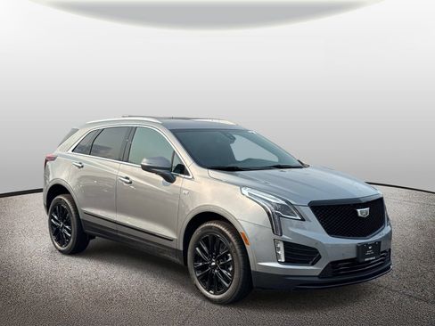 New 2026 Cadillac XT5 Luxury w/ LPO, ONYX Package FWD image 5