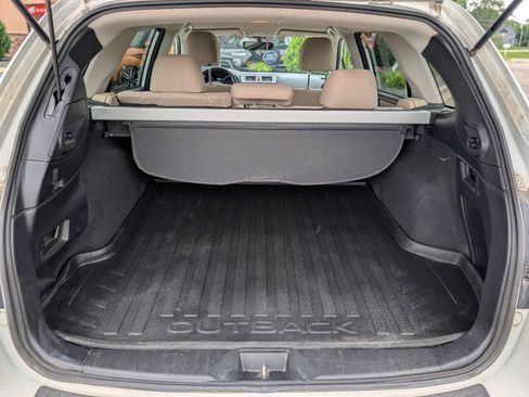 Used 2017 Subaru Outback 2.5i Premium AWD/4WD image 13