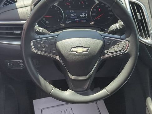 Used 2024 Chevrolet Equinox LT FWD image 9