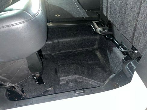 Used 2019 Chrysler Pacifica Touring-L image 22