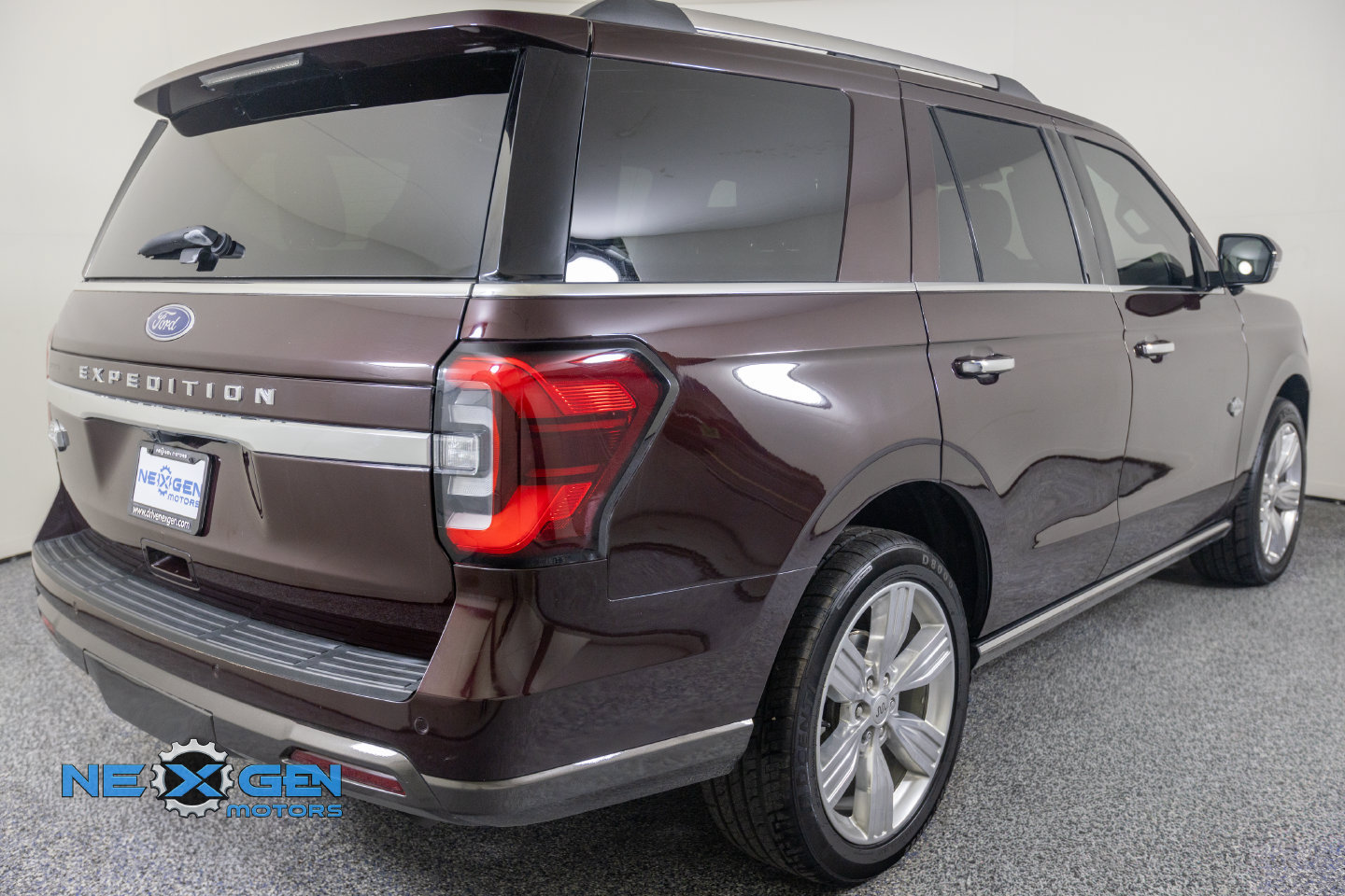 Used 2024 Ford Expedition King Ranch AWD/4WD image 38