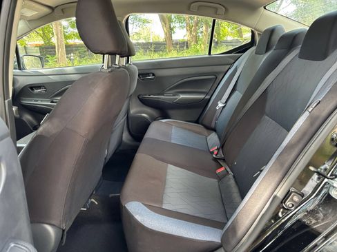 Used 2025 Nissan Versa SV FWD image 38