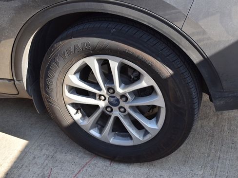 Certified 2022 Ford Escape SE image 10