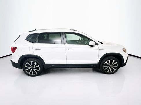 Used 2023 Volkswagen Taos SE FWD image 10