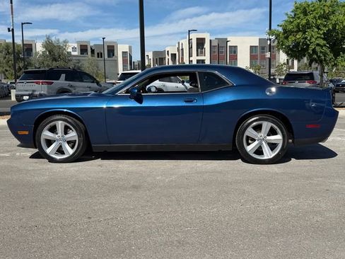 Used 2010 Dodge Challenger R/T image 2