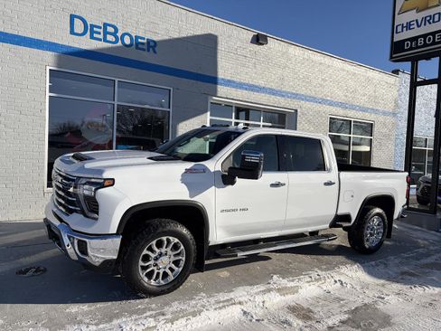 Used 2025 Chevrolet Silverado 2500 LTZ w/ LTZ Premium Package image 1