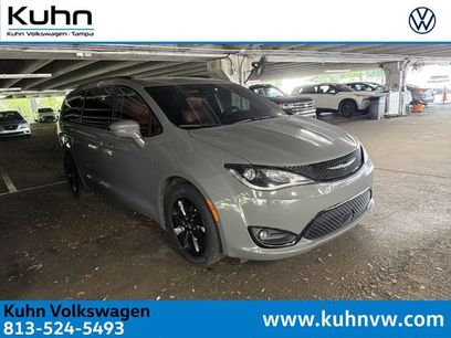 Used 2020 Chrysler Pacifica Limited w/ Quick Oder Package 2EV RED-S