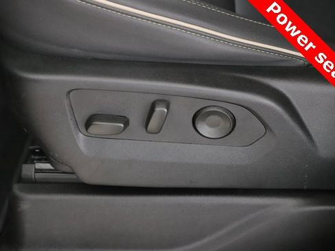 Used 2025 GMC Yukon Elevation image 16