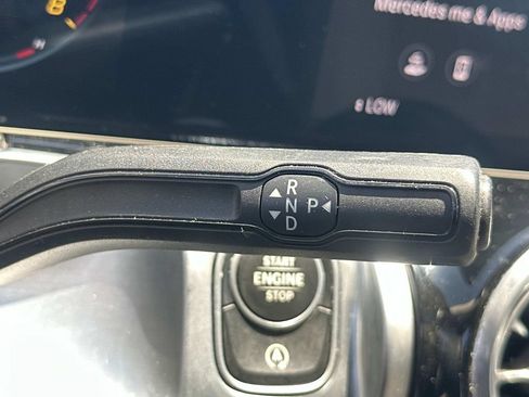 Used 2023 Mercedes-Benz GLB 250 4MATIC w/ Premium Package image 29