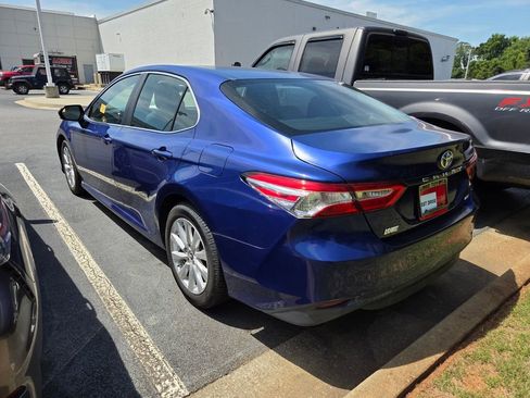 Used 2018 Toyota Camry LE FWD image 6