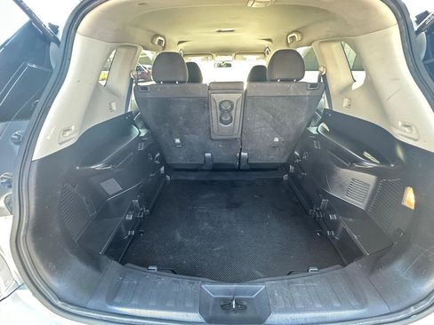Used 2016 Nissan Rogue SV FWD image 9