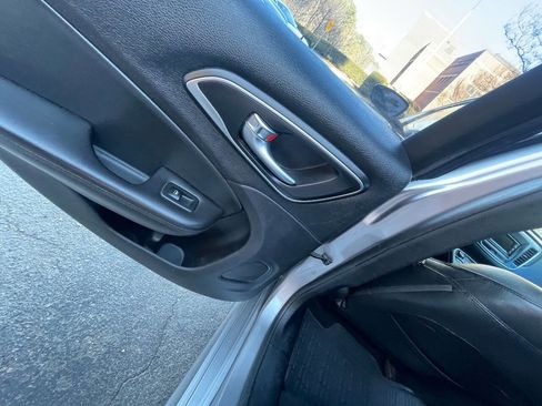 Used 2015 Chrysler 200 Limited image 17